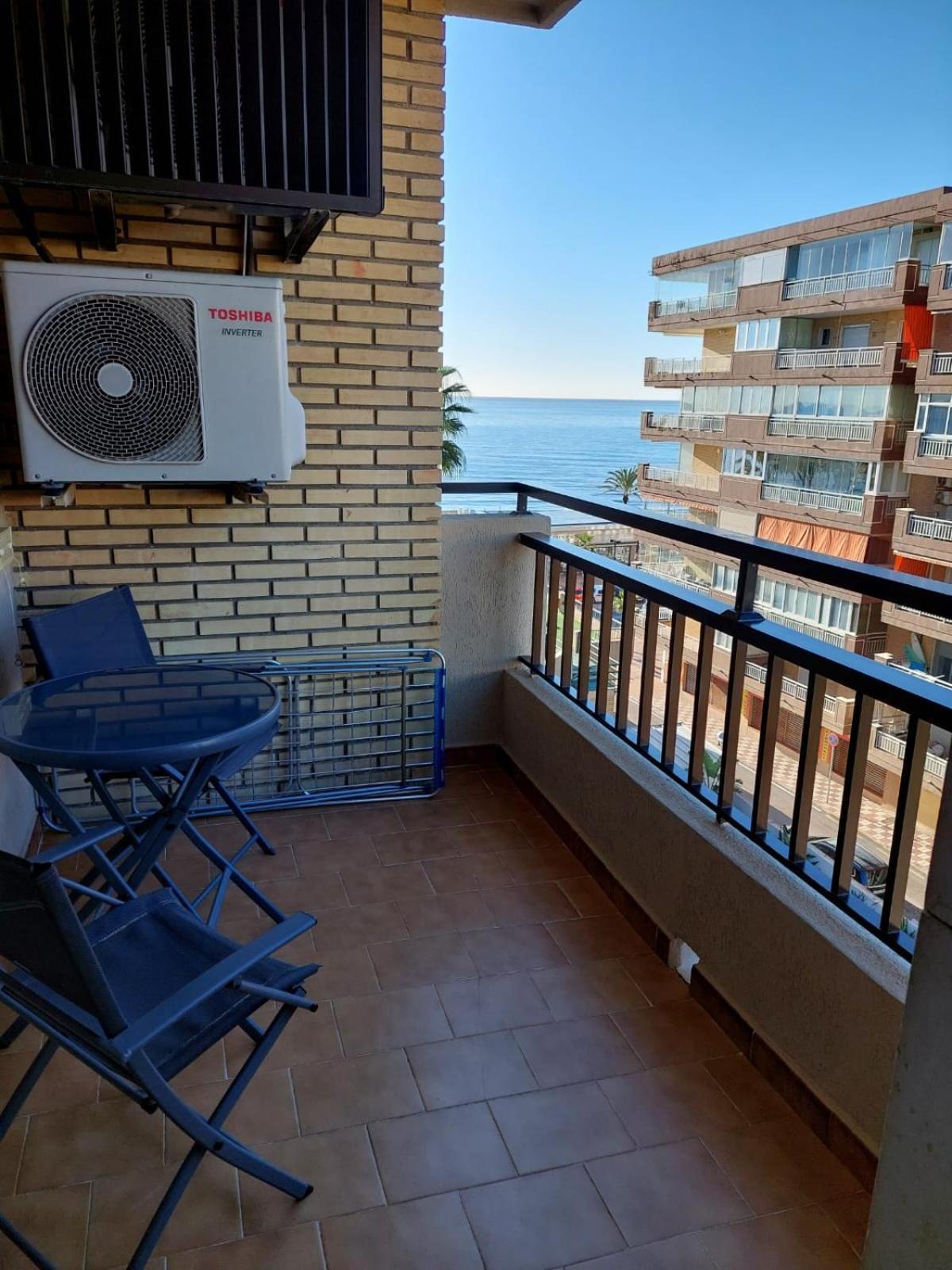 Apartamento Ronda 4 Boliches Primera Linea De Playa فوينخيرولا المظهر الخارجي الصورة